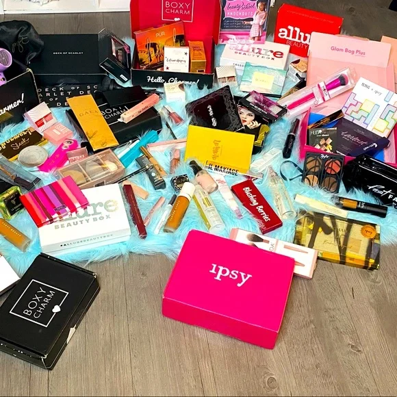 Makeup 💄 Mystery Box Bundle x2 - Picture 1 of 5